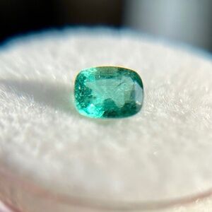 💚 0.645 CT Natural EMERALD Vivid Green Cushion Cut Gemstone
